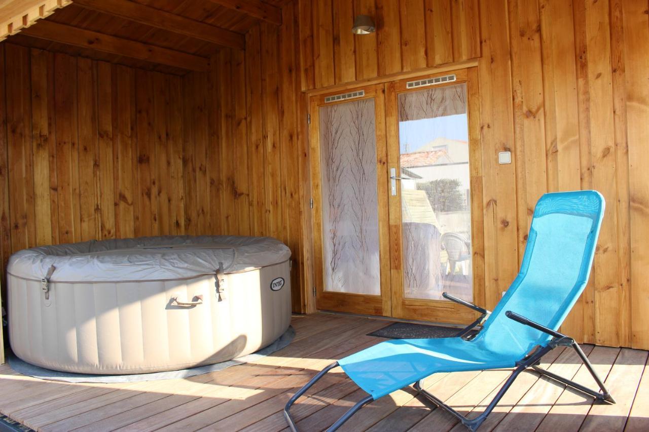 Chalet Esprit Zen Et Nature Avec Spa Сент-Илер-де-Рье Экстерьер фото